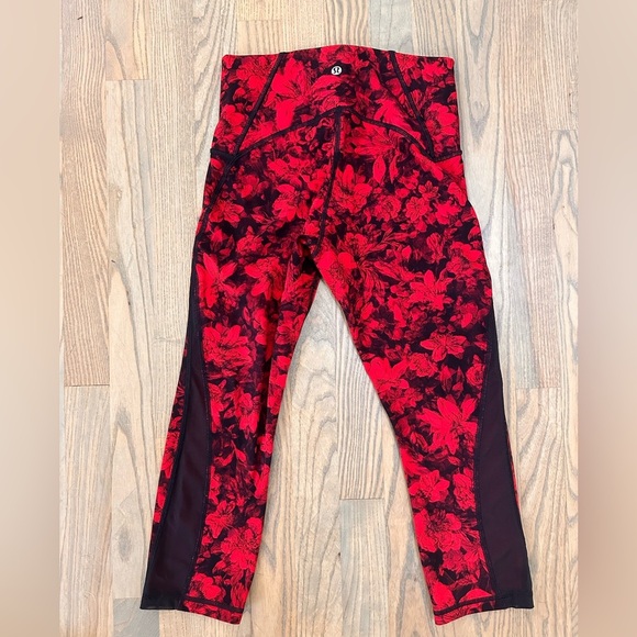 Lululemon Athletica Red Floral Leggings - Picture 5 of 5